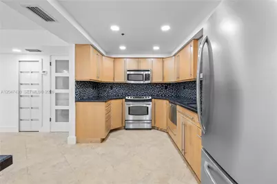 2457 Collins Ave #406, Miami Beach, FL 33140 - Photo 9
