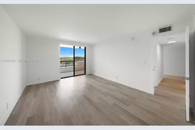 2555 Collins Ave #706, Miami Beach, FL 33140 - Photo 19