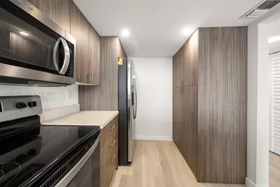 2555 Collins Ave #706, Miami Beach, FL 33140 - Photo 15