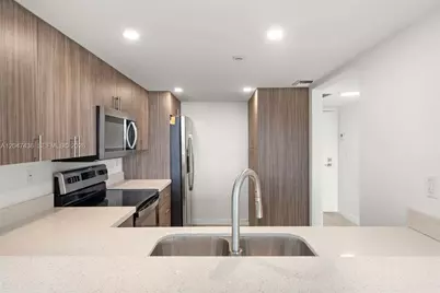 2555 Collins Ave #706, Miami Beach, FL 33140 - Photo 17