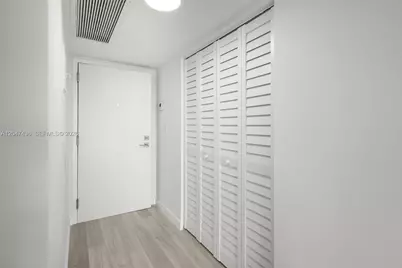 2555 Collins Ave #706, Miami Beach, FL 33140 - Photo 11