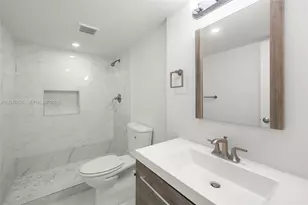 2555 Collins Ave, Miami Beach, FL 33140 - Photo 27