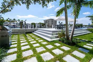 8425 Crespi Blvd, Miami Beach, FL 33141 - Photo 17