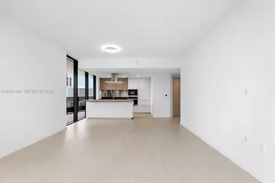 1000 Brickell Plz #4015, Miami, FL 33131 - Photo 21