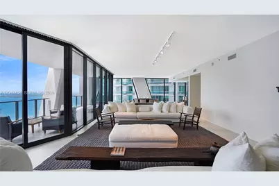 1000 Biscayne Blvd #4401, Miami, FL 33132 - Photo 9