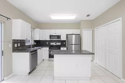 2943 SE 15th Ter, Homestead, FL 33035 - Photo 11