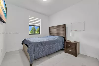 3538 W 108th St, Hialeah, FL 33018 - Photo 21