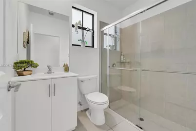 3538 W 108th St, Hialeah, FL 33018 - Photo 23