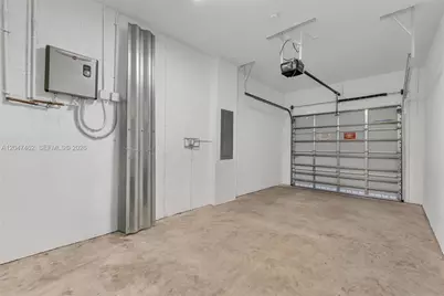 3538 W 108th St, Hialeah, FL 33018 - Photo 43