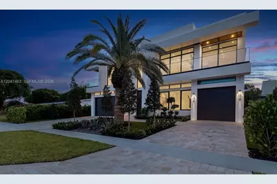 1051 NE 2nd Ter, Boca Raton, FL 33432 - Photo 5
