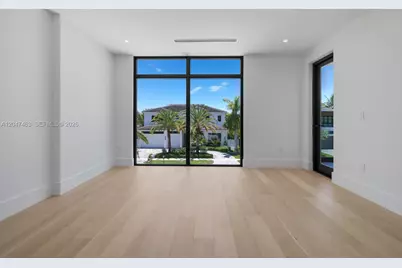1051 NE 2nd Ter, Boca Raton, FL 33432 - Photo 45