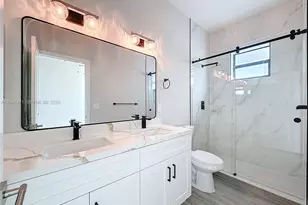 402 NW 41st St, Oakland Park, FL 33309 - Photo 17