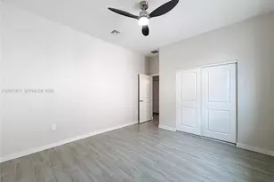 402 NW 41st St, Oakland Park, FL 33309 - Photo 13
