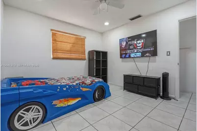 7850 W 16th Ave, Hialeah, FL 33014 - Photo 17