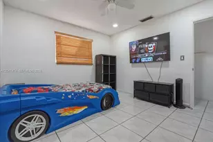 7850 W 16th Ave, Hialeah, FL 33014 - Photo 17