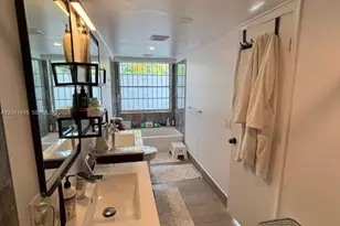 926 NE 27th Ave, Hallandale Beach, FL 33009 - Photo 13