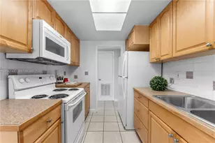 6130 SW 47th St, Miami, FL 33155 - Photo 9
