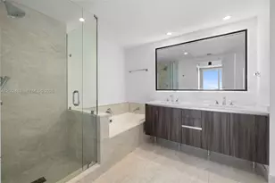 488 NE 18th St, Miami, FL 33132 - Photo 21