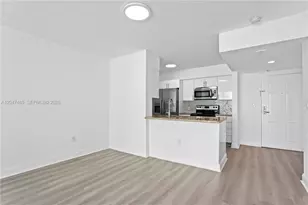 1155 Brickell Bay Dr, Miami, FL 33131 - Photo 7