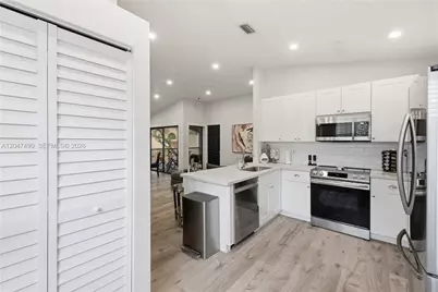 11862 NW 11th St #11862, Pembroke Pines, FL 33026 - Photo 3