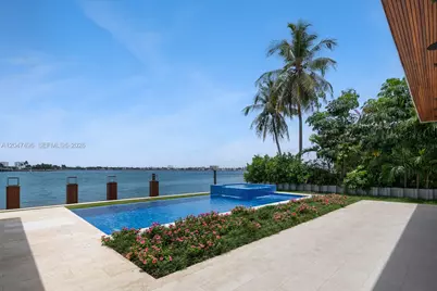 9720 W Broadview Dr, Bay Harbor Islands, FL 33154 - Photo 11