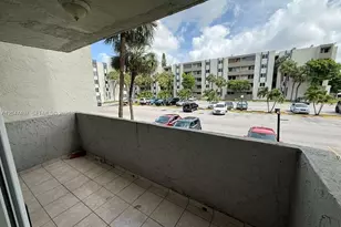 10000 NW 80th Ct, Hialeah Gardens, FL 33016 - Photo 11