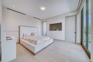 7520 W Treasure Dr, North Bay Village, FL 33141 - Photo 19