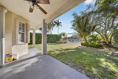 1325 Chenille Cir, Weston, FL 33327 - Photo 15