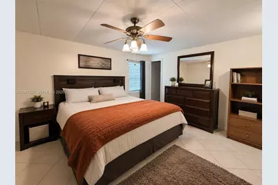 5240 SW 82nd Ave, Davie, FL 33328 - Photo 9