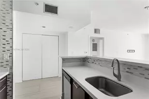 1155 Brickell Bay Dr, Miami, FL 33131 - Photo 11