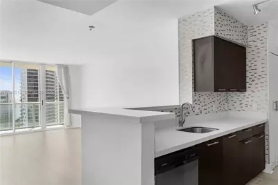 1155 Brickell Bay Dr #3105, Miami, FL 33131 - Photo 5