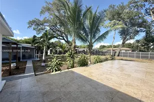 947 NE 149th St, Miami, FL 33161 - Photo 33