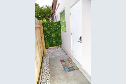 947 NE 149th St #0, Miami, FL 33161 - Photo 15