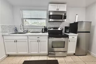 947 NE 149th St, Miami, FL 33161 - Photo 25