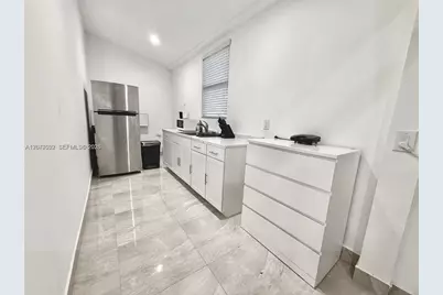 947 NE 149th St #0, Miami, FL 33161 - Photo 17