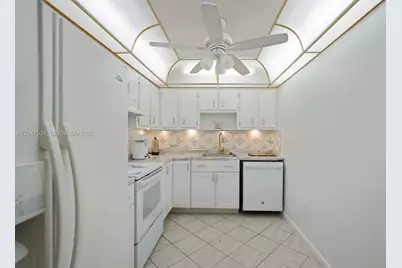 7000 NW 17th St #303, Plantation, FL 33313 - Photo 3