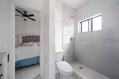 20200 NE 14th Ave, Miami, FL 33179 - Photo 25