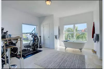 4035 N Meridian Ave #PH, Miami Beach, FL 33140 - Photo 11