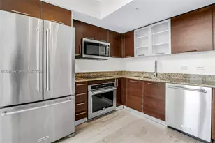 41 SE 5th St, Miami, FL 33131 - Photo 7