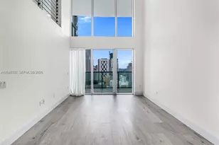 41 SE 5th St, Miami, FL 33131 - Photo 3