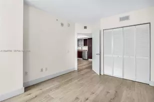 41 SE 5th St, Miami, FL 33131 - Photo 11