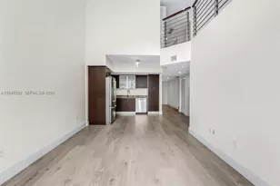 41 SE 5th St, Miami, FL 33131 - Photo 5