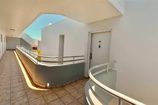 8201 Byron Ave, Miami Beach, FL 33141 - Photo 27