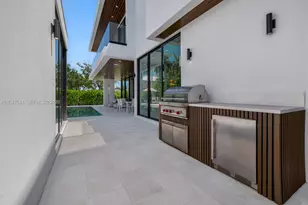 1099 NE 4th Ave, Boca Raton, FL 33432 - Photo 43