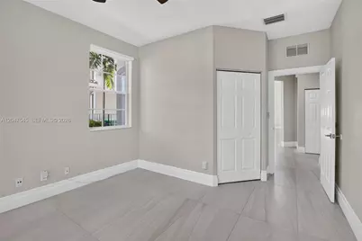 12410 SW 1st St, Plantation, FL 33325 - Photo 21