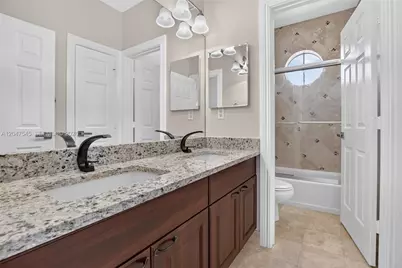 12410 SW 1st St, Plantation, FL 33325 - Photo 37
