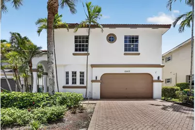 12410 SW 1st St, Plantation, FL 33325 - Photo 3
