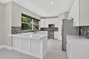 12410 SW 1st St, Plantation, FL 33325 - Photo 13