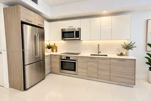 1300 Brickell Bay Dr, Miami, FL 33131 - Photo 5