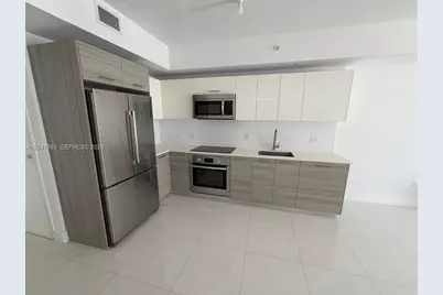 1300 Brickell Bay Dr #1110, Miami, FL 33131 - Photo 3